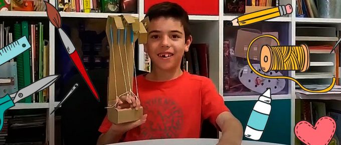 Mano robótica de Cartón